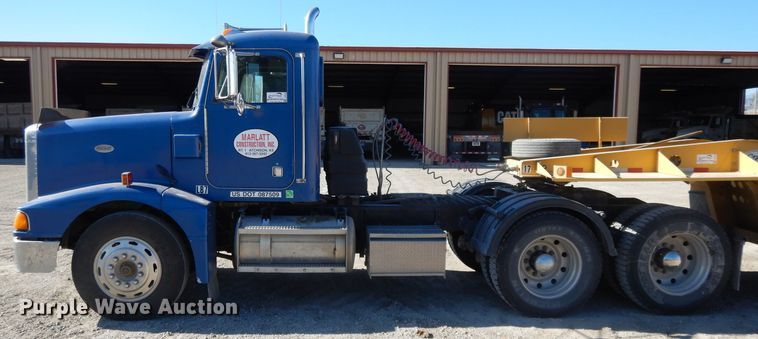 image for item DE2520 1996 Peterbilt 377  semi truck
