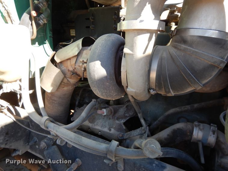 image for item DE2520 1996 Peterbilt 377  semi truck