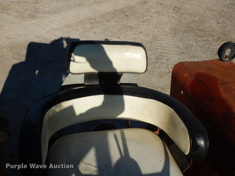 image for item DE2524 Farmall 656  tractor