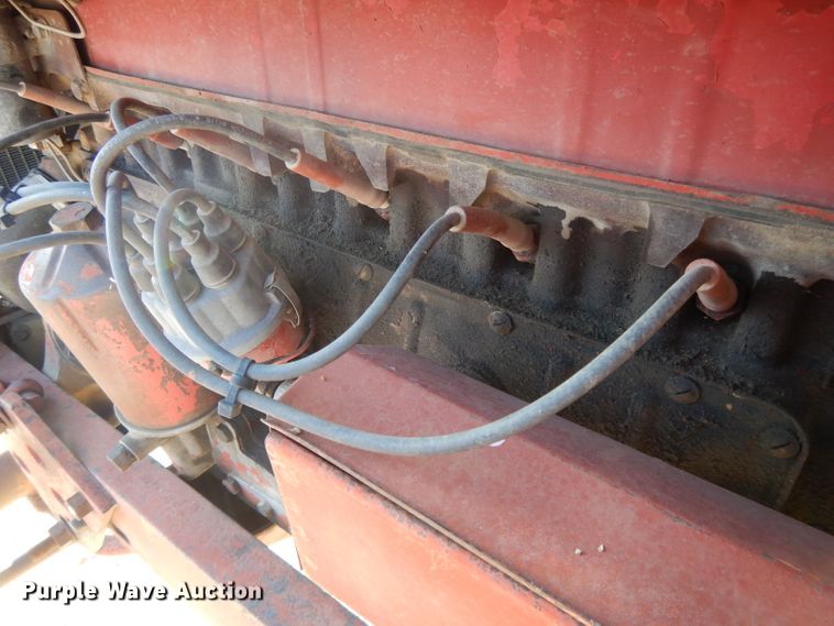 image for item DE2524 Farmall 656  tractor