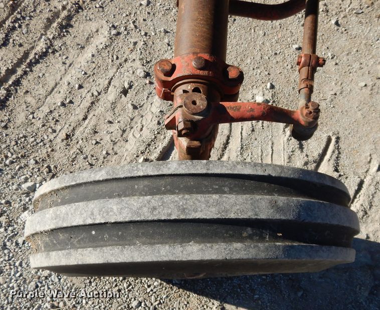 image for item DE2524 Farmall 656  tractor