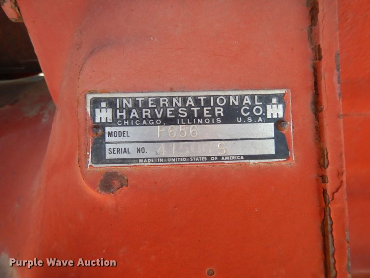 image for item DE2524 Farmall 656  tractor