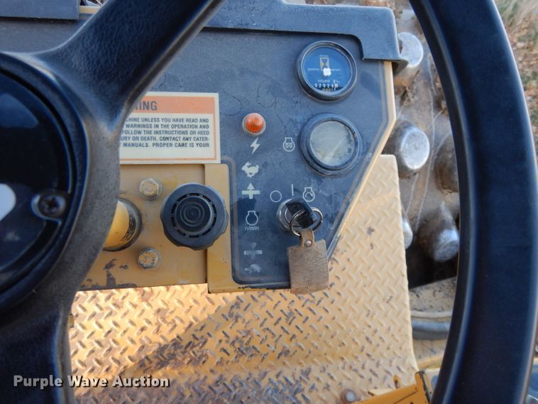 image for item DE2527 1996 Caterpillar CP-563C  vibratory single drum roller