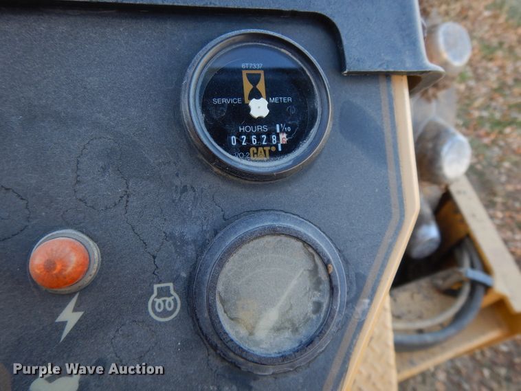 image for item DE2527 1996 Caterpillar CP-563C  vibratory single drum roller