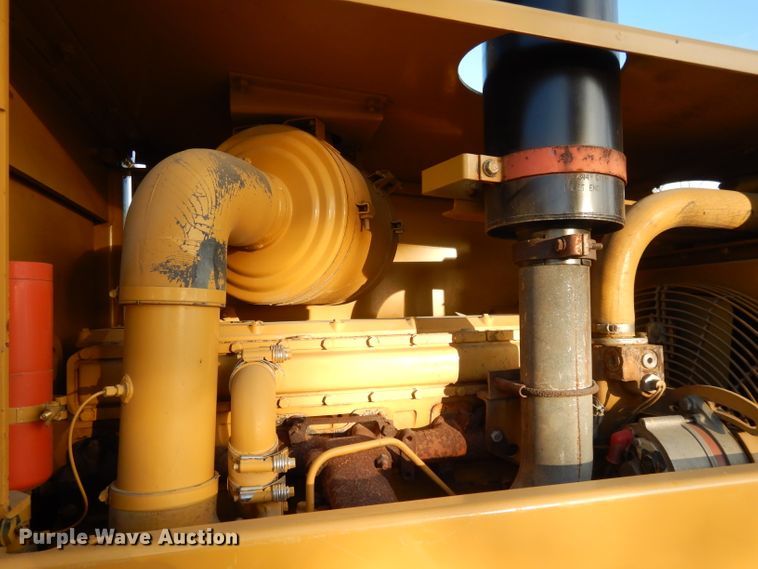 image for item DE2527 1996 Caterpillar CP-563C  vibratory single drum roller