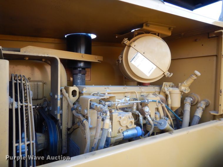 image for item DE2527 1996 Caterpillar CP-563C  vibratory single drum roller