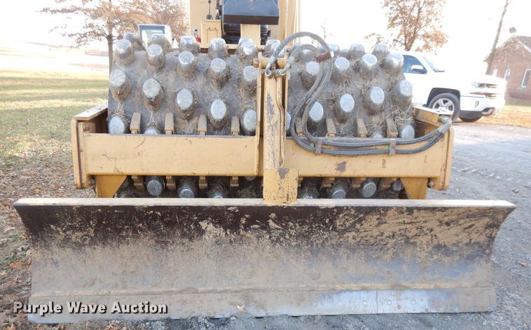 image for item DE2527 1996 Caterpillar CP-563C  vibratory single drum roller