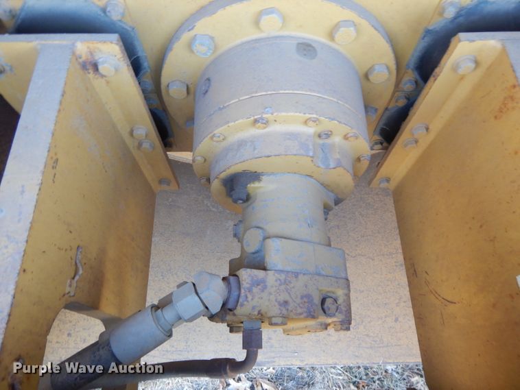 image for item DE2527 1996 Caterpillar CP-563C  vibratory single drum roller