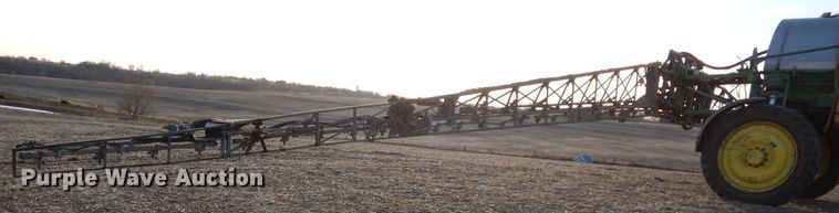 image for item DE2528 2007 John Deere 4720  sprayer