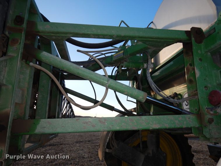 image for item DE2528 2007 John Deere 4720  sprayer