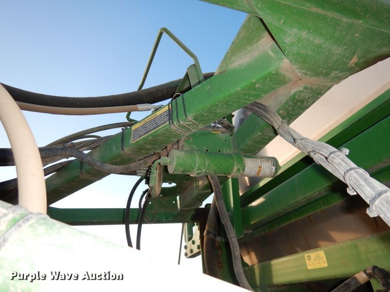 image for item DE2528 2007 John Deere 4720  sprayer