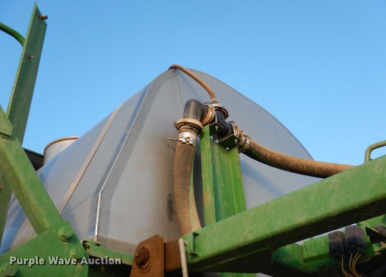 image for item DE2528 2007 John Deere 4720  sprayer