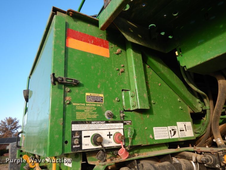 image for item DE2528 2007 John Deere 4720  sprayer