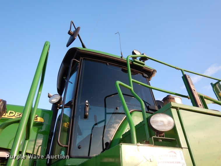 image for item DE2528 2007 John Deere 4720  sprayer