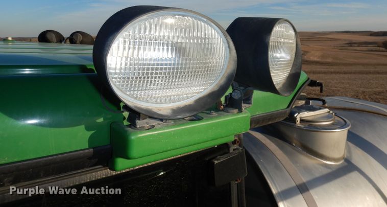 image for item DE2528 2007 John Deere 4720  sprayer