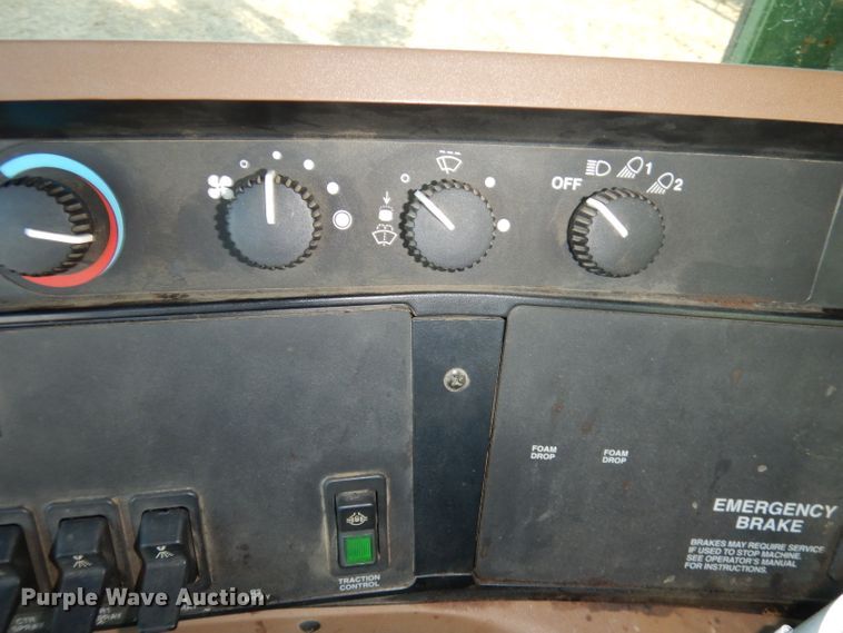 image for item DE2528 2007 John Deere 4720  sprayer