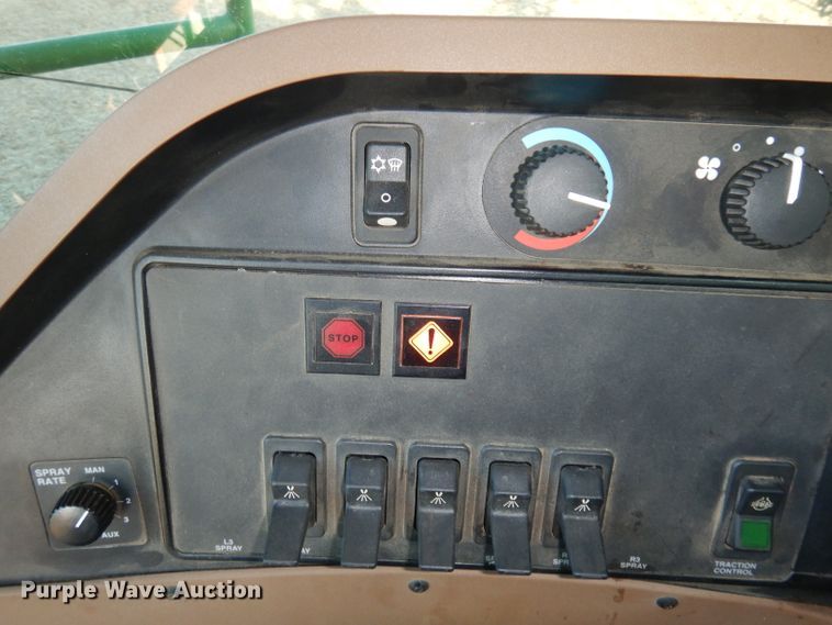 image for item DE2528 2007 John Deere 4720  sprayer