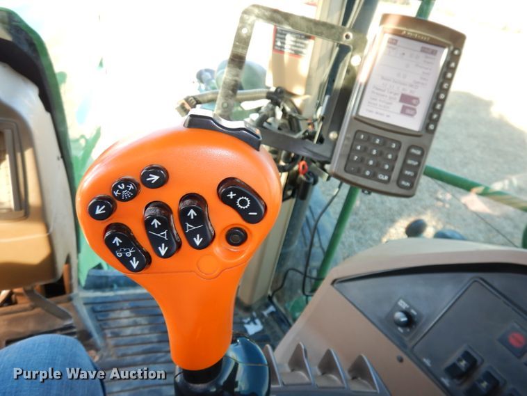 image for item DE2528 2007 John Deere 4720  sprayer