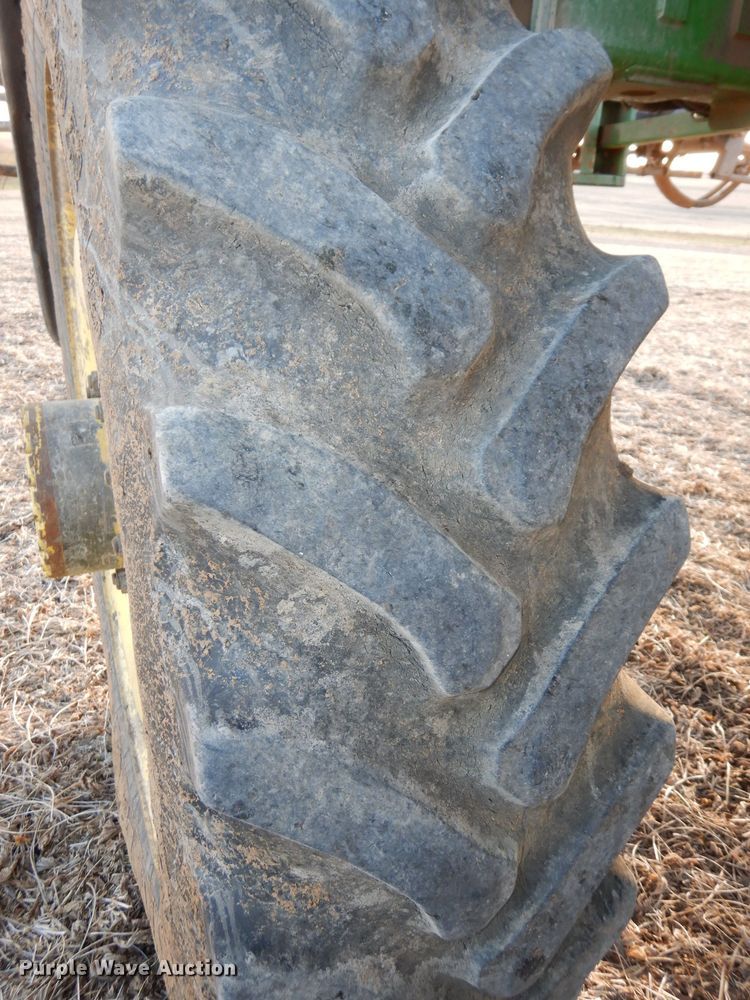 image for item DE2528 2007 John Deere 4720  sprayer