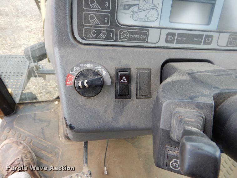 image for item DE2530 1995 Caterpillar Challenger 45  tractor