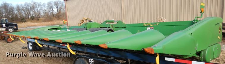 image for item DE2533 2014 John Deere 612C corn head