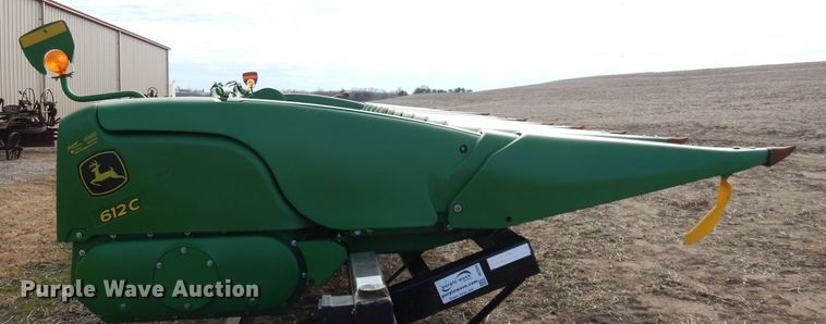 image for item DE2533 2014 John Deere 612C corn head