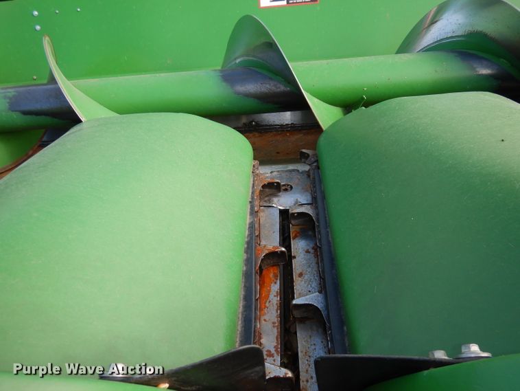 image for item DE2533 2014 John Deere 612C corn head