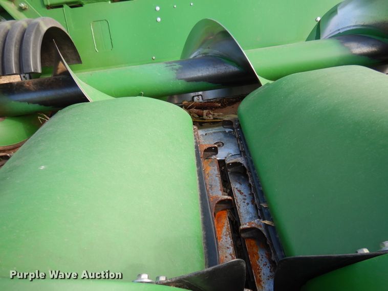 image for item DE2533 2014 John Deere 612C corn head
