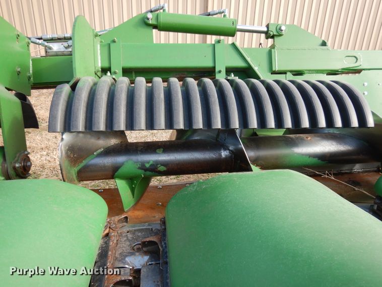 image for item DE2533 2014 John Deere 612C corn head