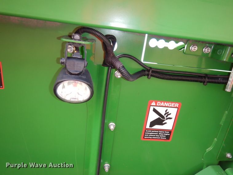 image for item DE2533 2014 John Deere 612C corn head