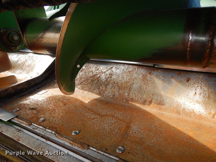 image for item DE2533 2014 John Deere 612C corn head