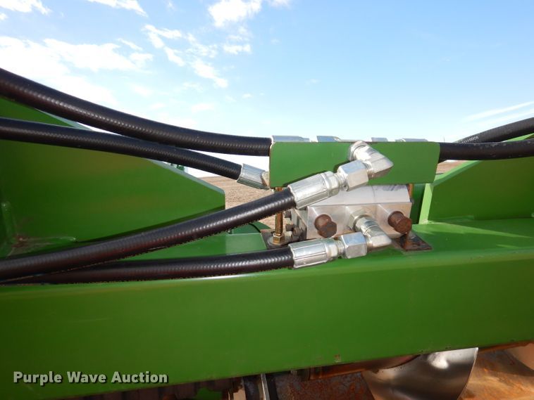 image for item DE2533 2014 John Deere 612C corn head