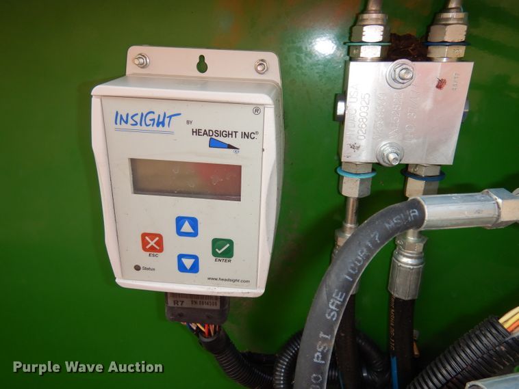 image for item DE2533 2014 John Deere 612C corn head