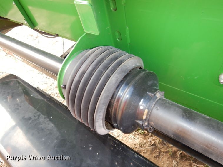 image for item DE2533 2014 John Deere 612C corn head