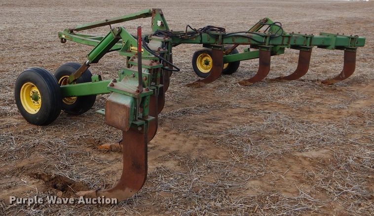 image for item DE2537 1990 John Deere 915 V-ripper