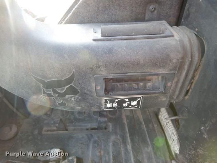 image for item DE2540 2005 Bobcat 430HAG ZHS  mini excavator