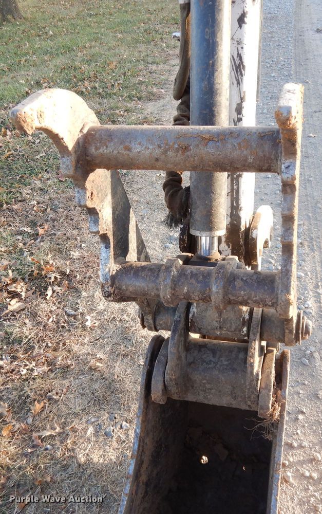 image for item DE2540 2005 Bobcat 430HAG ZHS  mini excavator