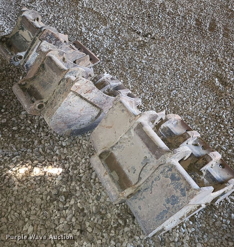 image for item DE2540 2005 Bobcat 430HAG ZHS  mini excavator