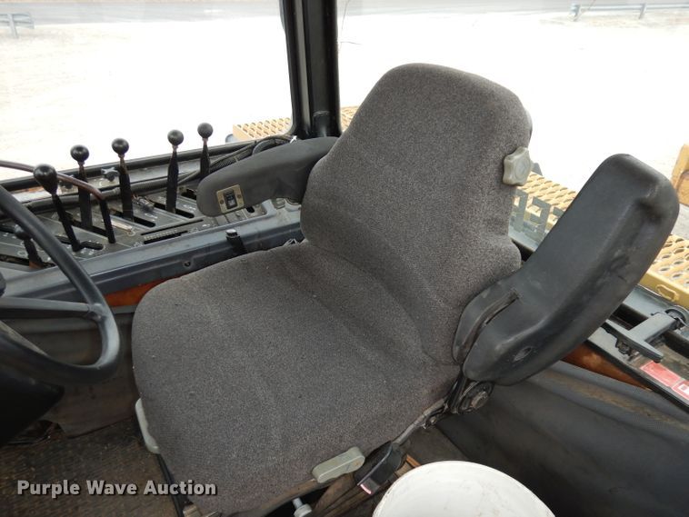 image for item DE2541 1996 Caterpillar Challenger 85D  tractor