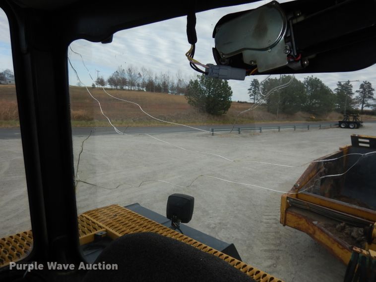 image for item DE2541 1996 Caterpillar Challenger 85D  tractor