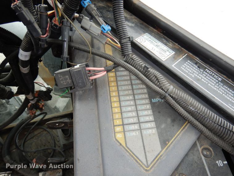 image for item DE2541 1996 Caterpillar Challenger 85D  tractor