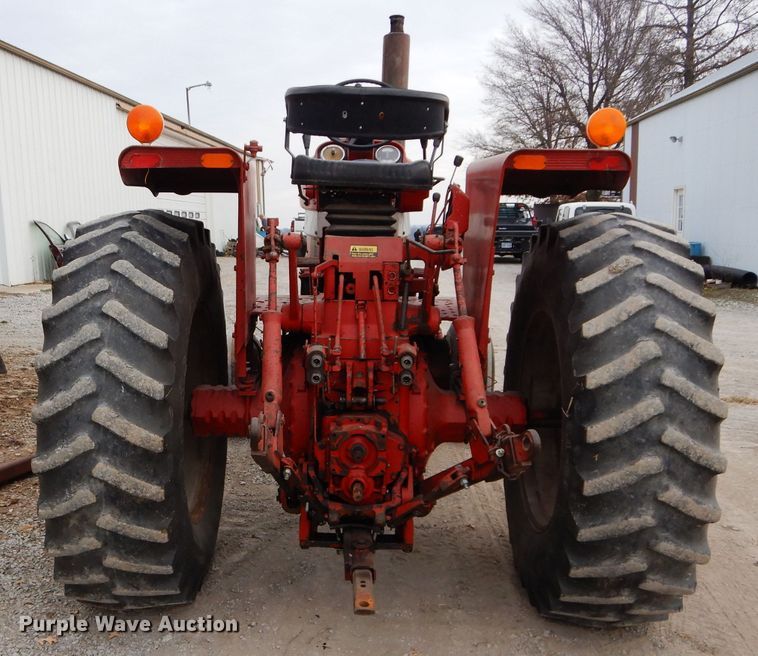 image for item DE2543 1974 International 966  tractor