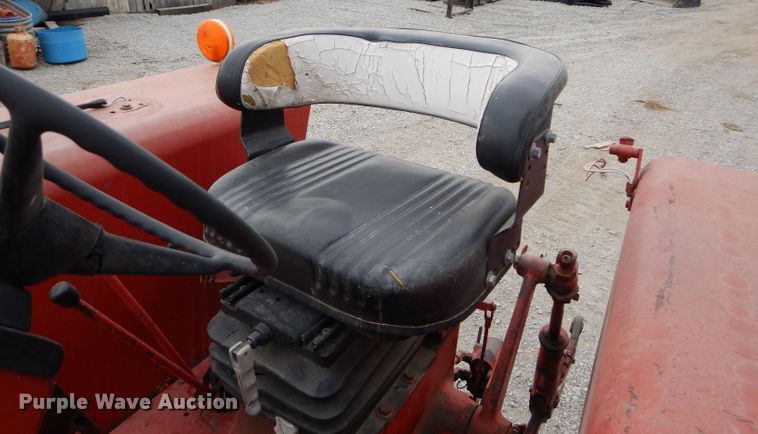 image for item DE2543 1974 International 966  tractor