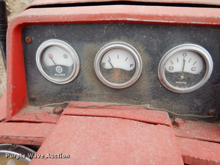 image for item DE2543 1974 International 966  tractor