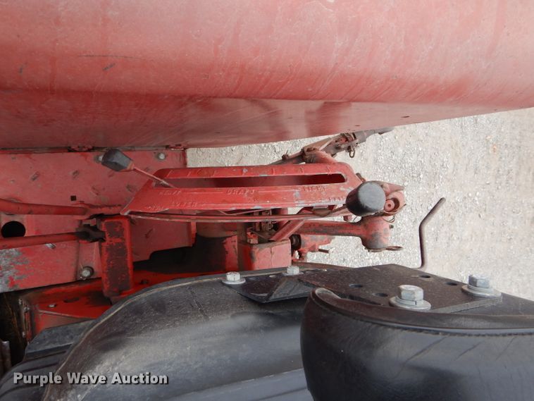 image for item DE2543 1974 International 966  tractor