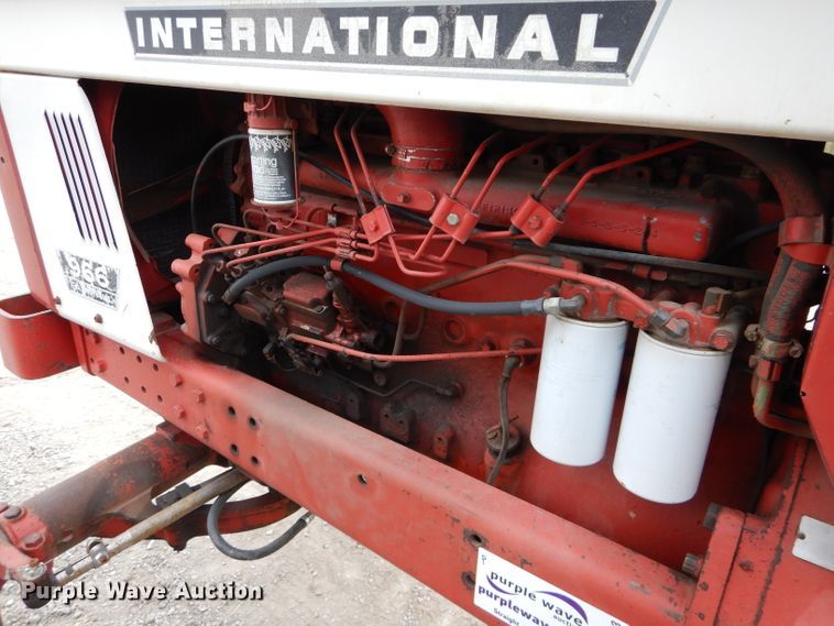 image for item DE2543 1974 International 966  tractor