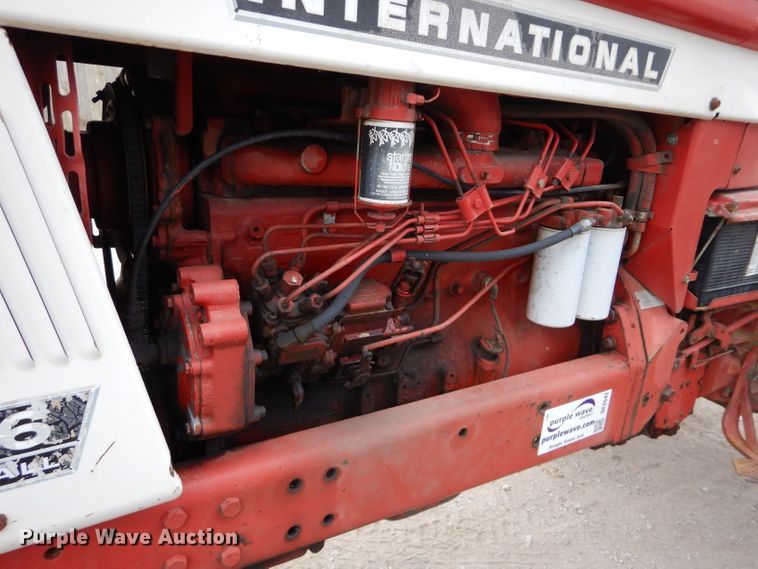 image for item DE2543 1974 International 966  tractor