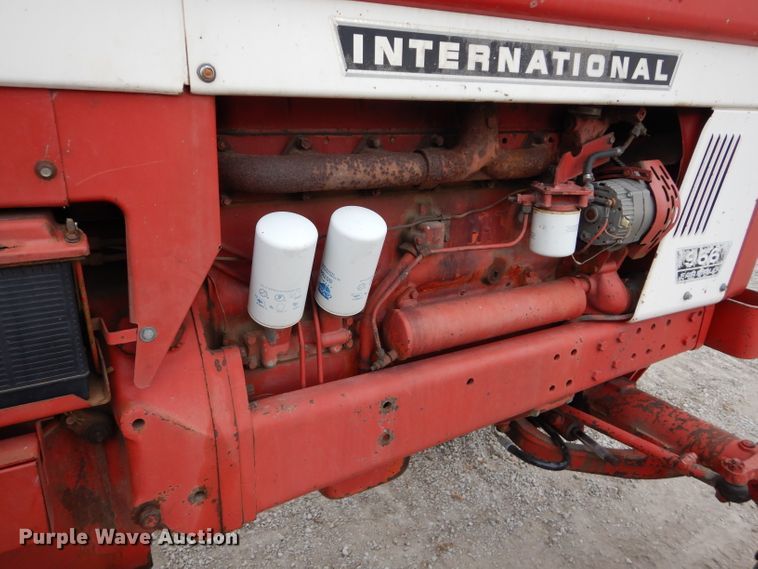 image for item DE2543 1974 International 966  tractor