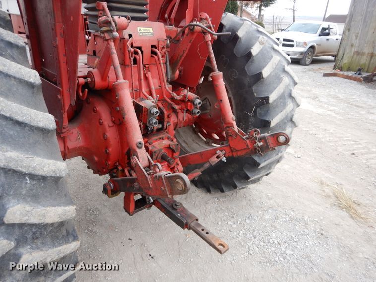 image for item DE2543 1974 International 966  tractor