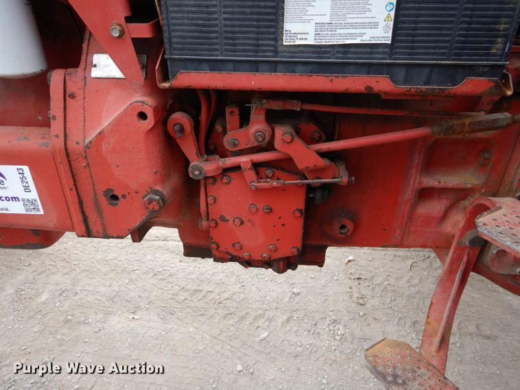 image for item DE2543 1974 International 966  tractor